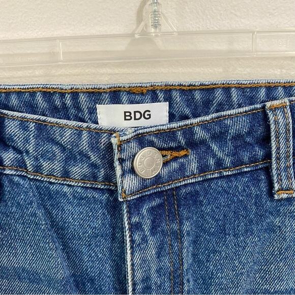 BDG Betty High Rise Distressed Raw Hem Wide Leg Cropped Culotte Jeans Sz 28 - Picture 4 of 10